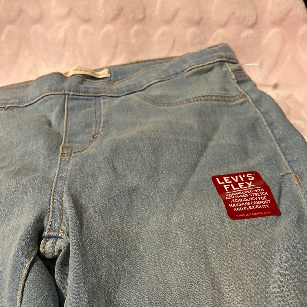 Girls. Jeans. Levi’s.  No  zipper.  Pull ups